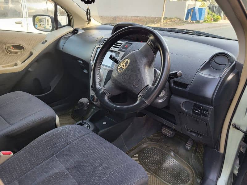fully automatic Vitz 1.3 genuine condition  home used 9