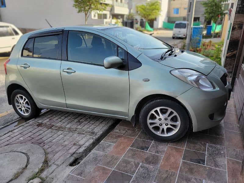 fully automatic Vitz 1.3 genuine condition  home used 15