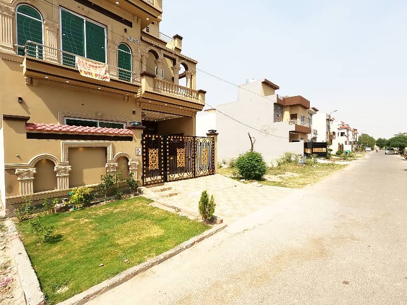 Spacious 5 Marla House Available For sale In Khayaban-e-Amin - Block L 1