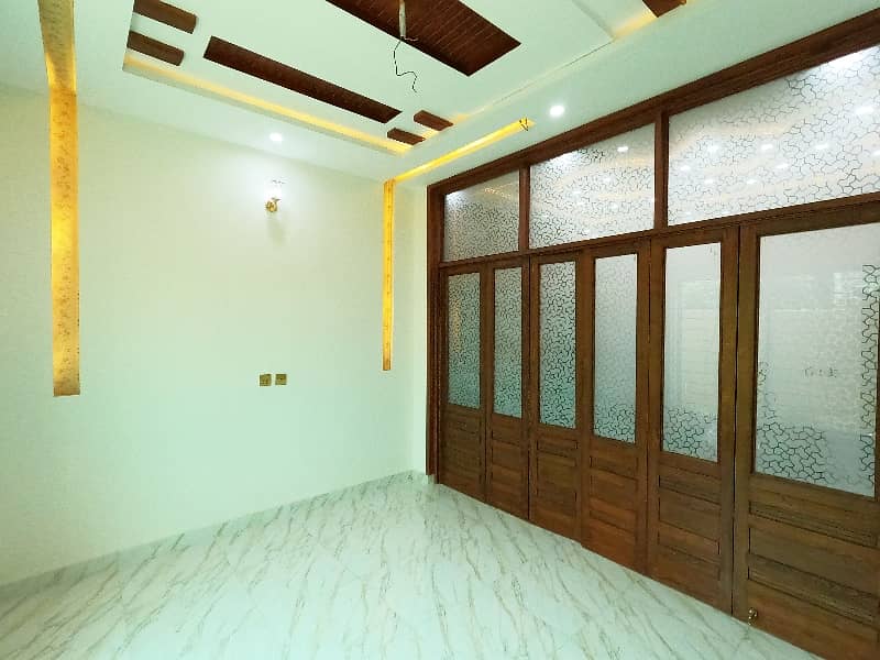 Spacious 5 Marla House Available For sale In Khayaban-e-Amin - Block L 9