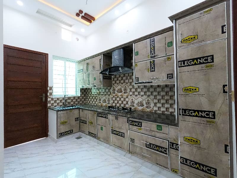 Spacious 5 Marla House Available For sale In Khayaban-e-Amin - Block L 10