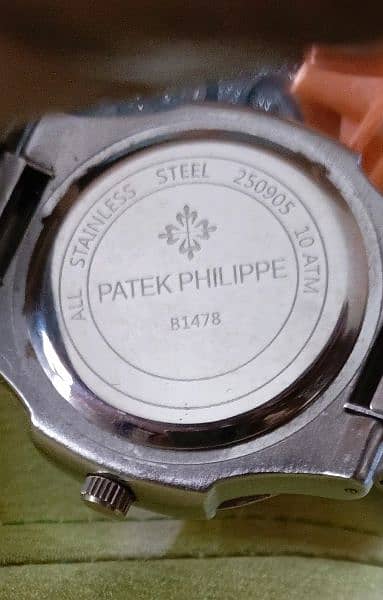 Patek Philipee Quartz Watch 3