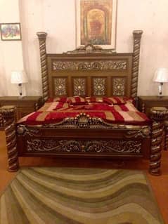 Akhrot/Walnut Wood Bed King Size