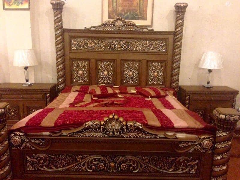 Akhrot/Walnut Wood Bed King Size 1