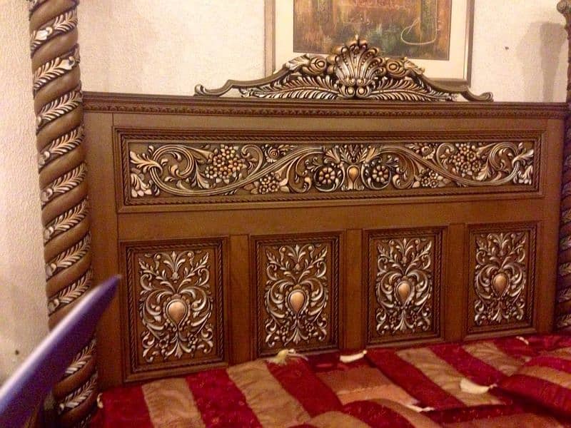 Akhrot/Walnut Wood Bed King Size 4