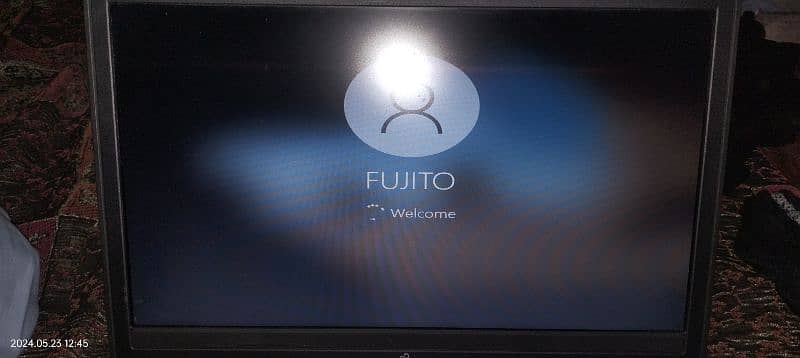 urgent sell Fujitsu laptop i5 4th generation like new 5