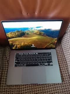 macbook pro 2019 16 inch / model A2141 / 16 gb ram / 512 ssd