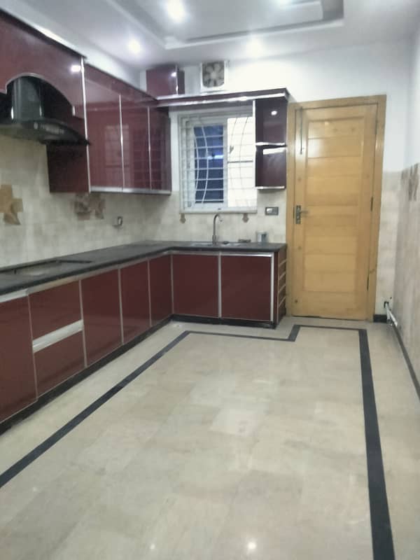 G15/. . 3200sq Feet Brand New Double Storey House Neat And Clean Condition Very Reasonable Investor Rate Near Park Urgent For Sale 8