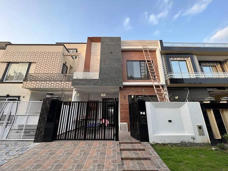 8 Marla house Available for sale in Sector B Bahria Town Lahore 5