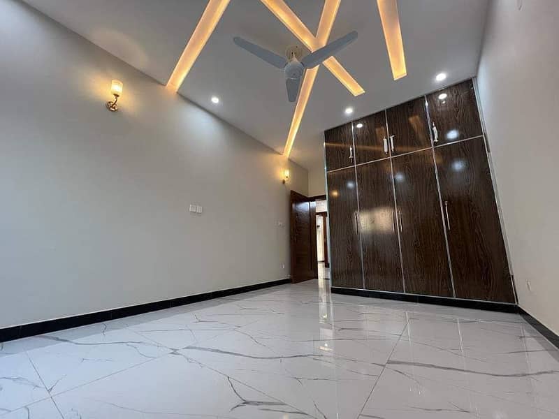 8 Marla house Available for sale in Sector B Bahria Town Lahore 7