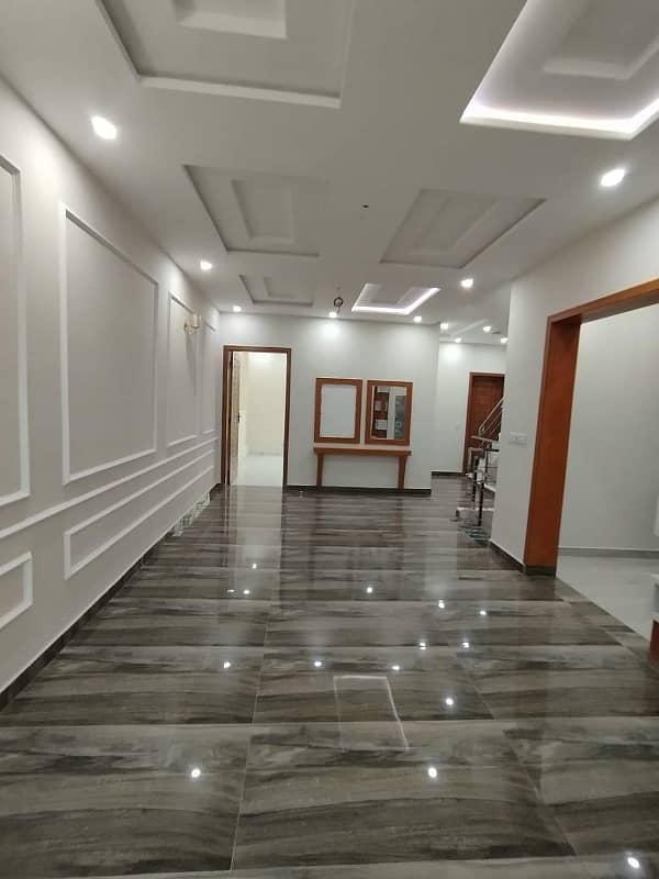 8 Marla house Available for sale in Sector B Bahria Town Lahore 13