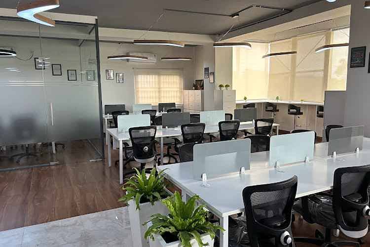 650 Sqft Office For Rent At Kohinoor Plaza 10