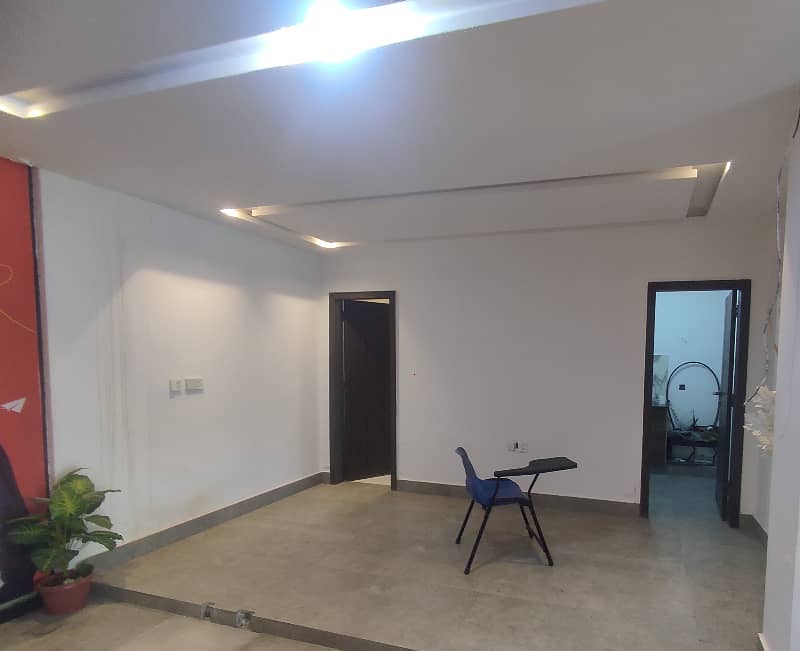 VIP 1500 Sqft Office For Rent In D Ground Faisalabad Best For Software Houses Consultancy Marketing Office Etc 6