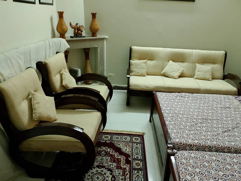 5-Seater Sofa (Sheesham Lakdi ka with Cushions) 1