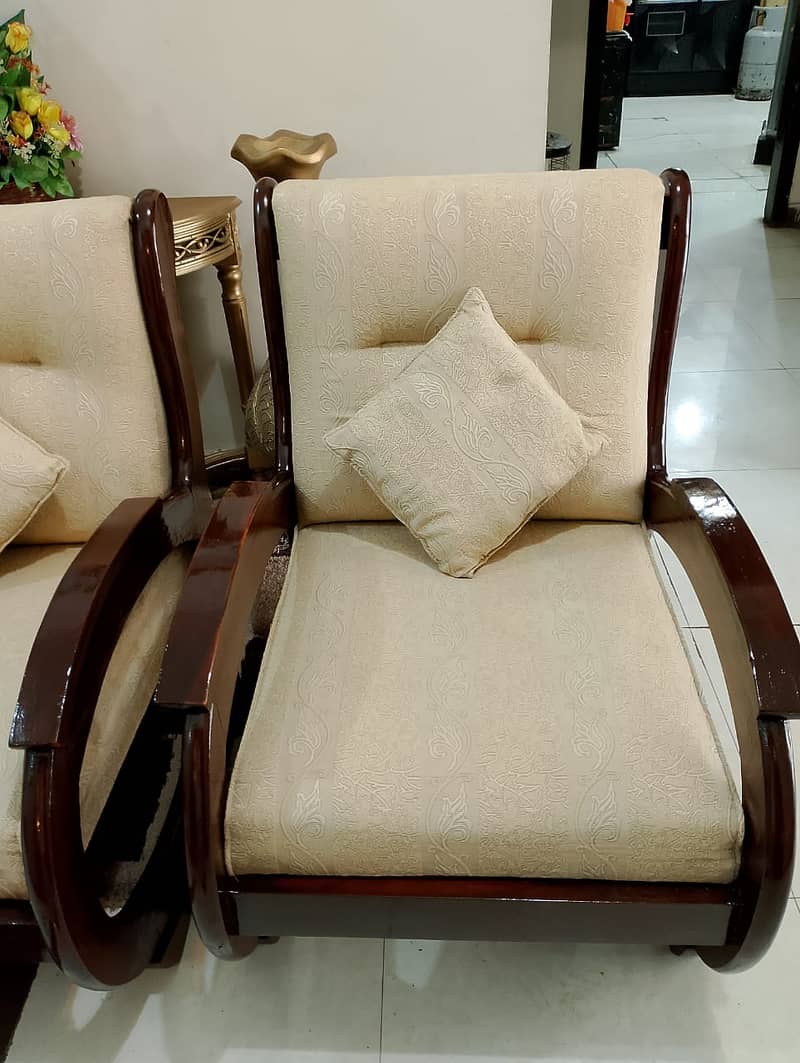 5-Seater Sofa (Sheesham Lakdi ka with Cushions) 3