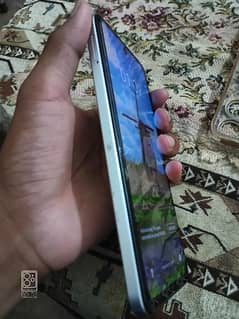infinix hot 30 play 4+4/64 9 month used only condition ok ha no fault