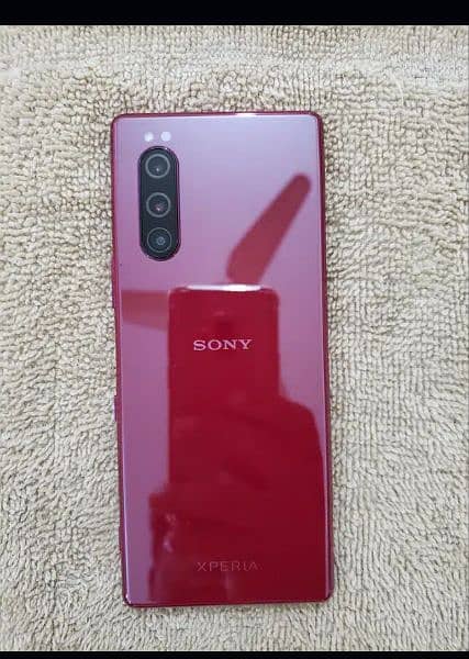 Sony Xperia 5.6 . 64 0