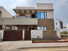 Precinct 8 villa available For Rent full Funished with solar system 8kv