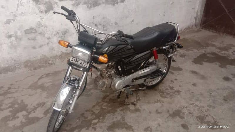 Honda CD 70 6