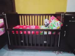 Baby court in very good condition for sale baby bed