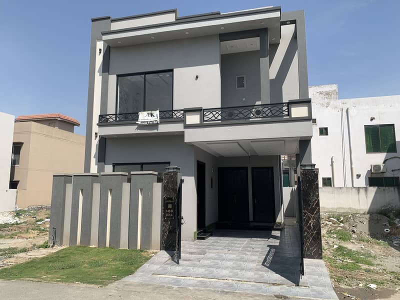 5 MARLA BRAND NEW HOUSE BLOCK "2H" ALMOST FACING PARK HOUSE IS UP FOR SALE 3