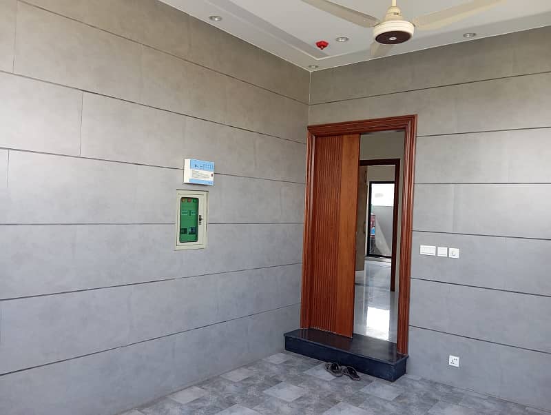 5 MARLA BRAND NEW LUXURY HOUSE AVAILABLE FOR RENT IN DHA 9 TOWN 4