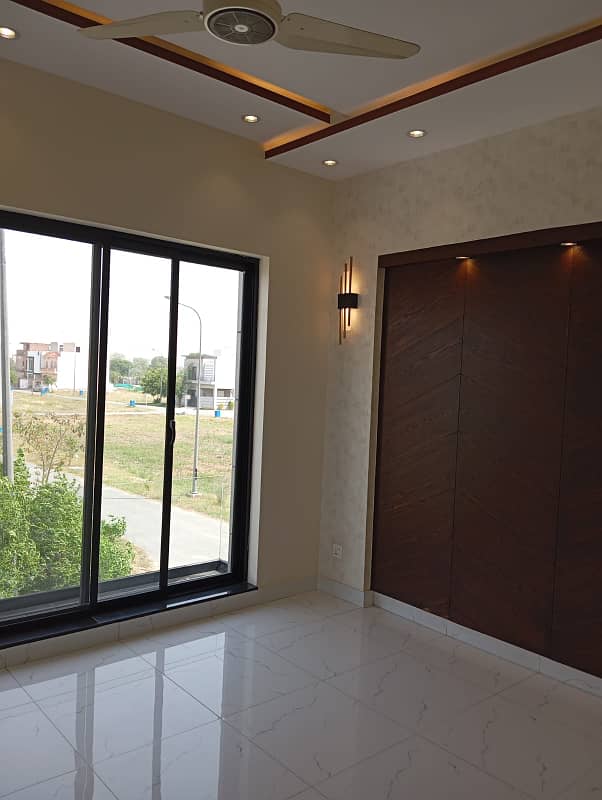 5 MARLA BRAND NEW LUXURY HOUSE AVAILABLE FOR RENT IN DHA 9 TOWN 8