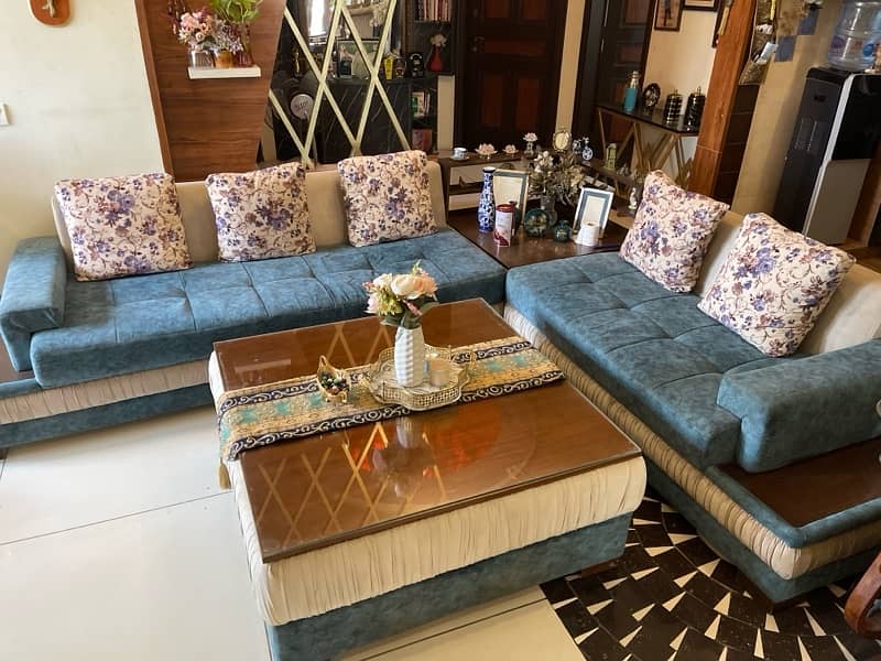 L shaped sofa and centre table 6