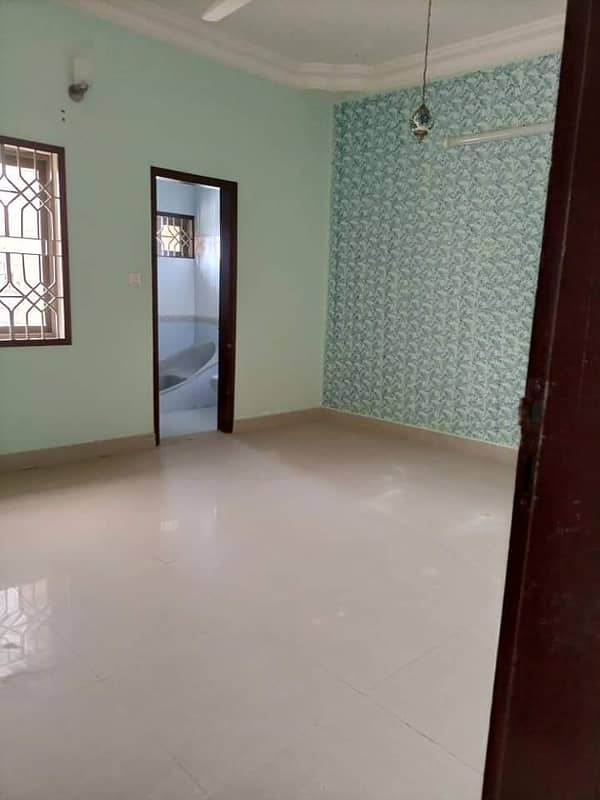 300 YARD Bungalow For Rent In Clifton Block 1 6