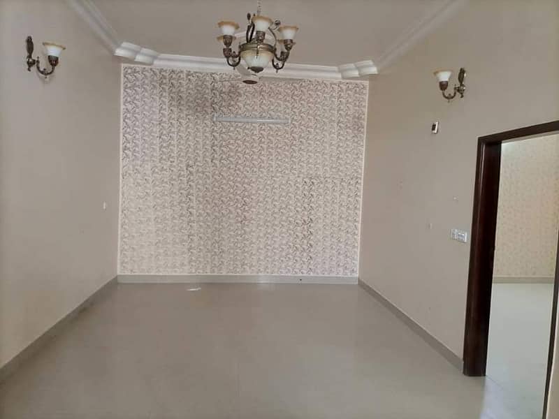 300 YARD Bungalow For Rent In Clifton Block 1 12