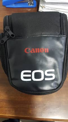 Canon EOS KISS X4 0