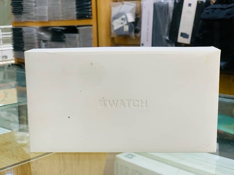 APPLE WATCH ULTRA 1  SLIGHTLY USED WITH BOX AND CHARGER 2