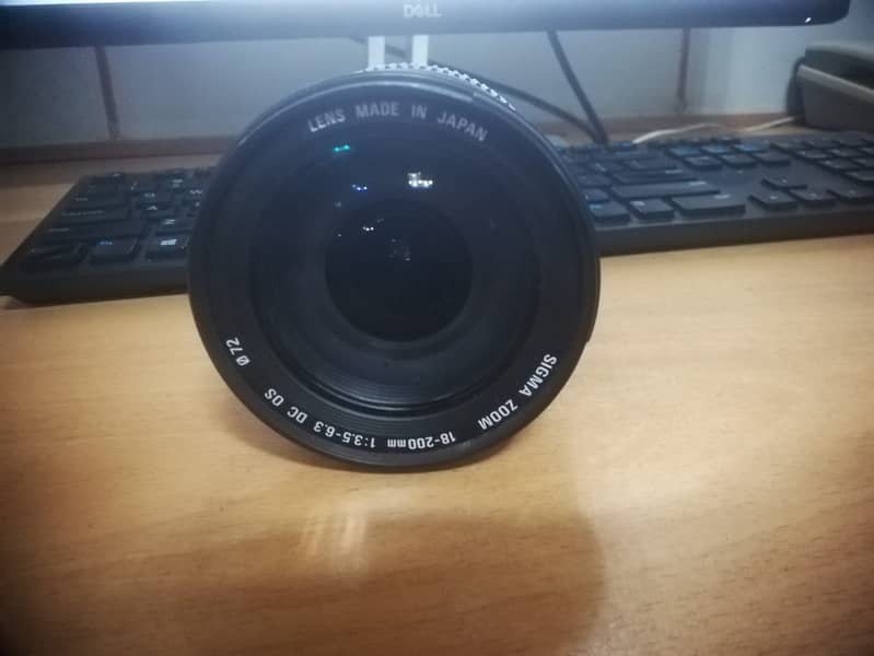 Sigma  lens DC 18-200mm 1