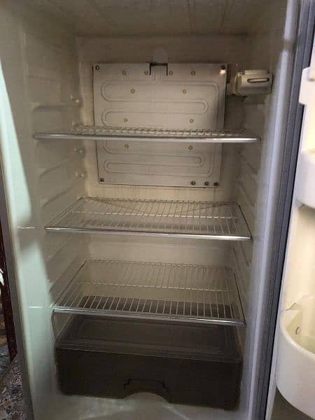 Dawlance refrigerator {full size} 2