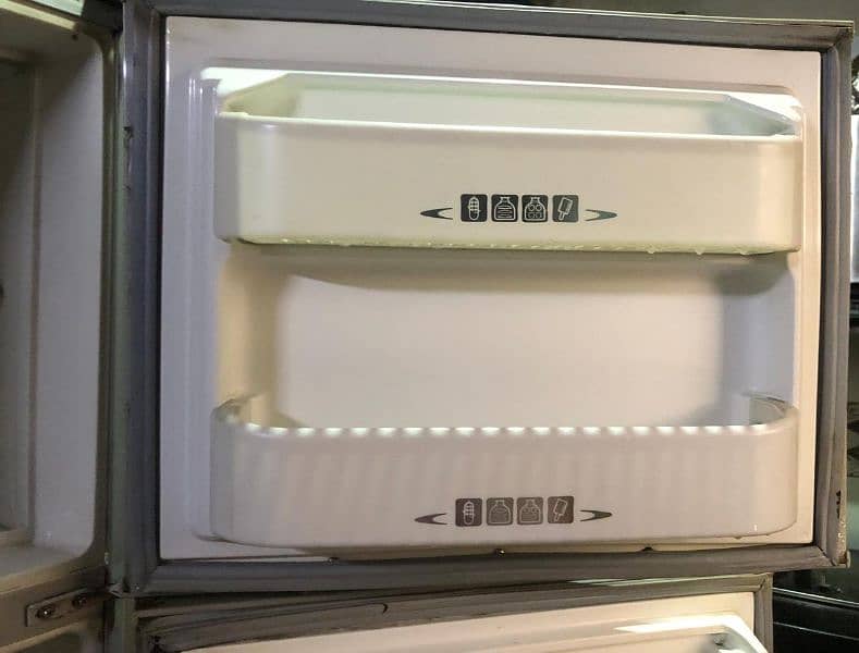 Dawlance refrigerator {full size} 4