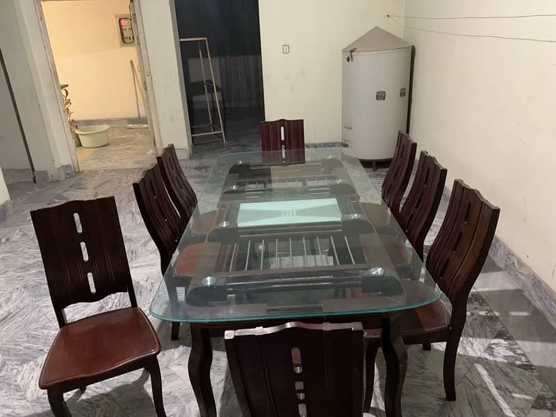 Dining  table with 8 chairs in Exelent condition 3