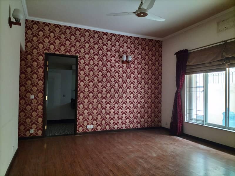 2 Kanal House Very Low Rent Only 3 Lac 12