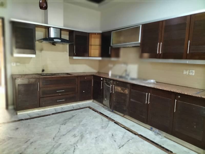 2 Kanal House Very Low Rent Only 3 Lac 16