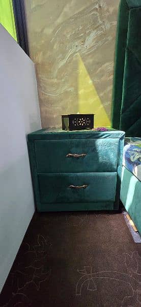 double bed and 2 side tables for sale. 9