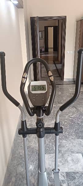 Elliptical Exercise Machine 9