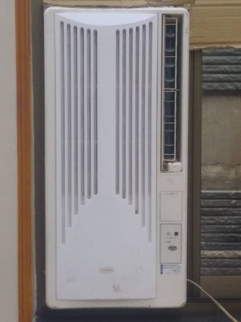 Good condition window Ac for sale 1