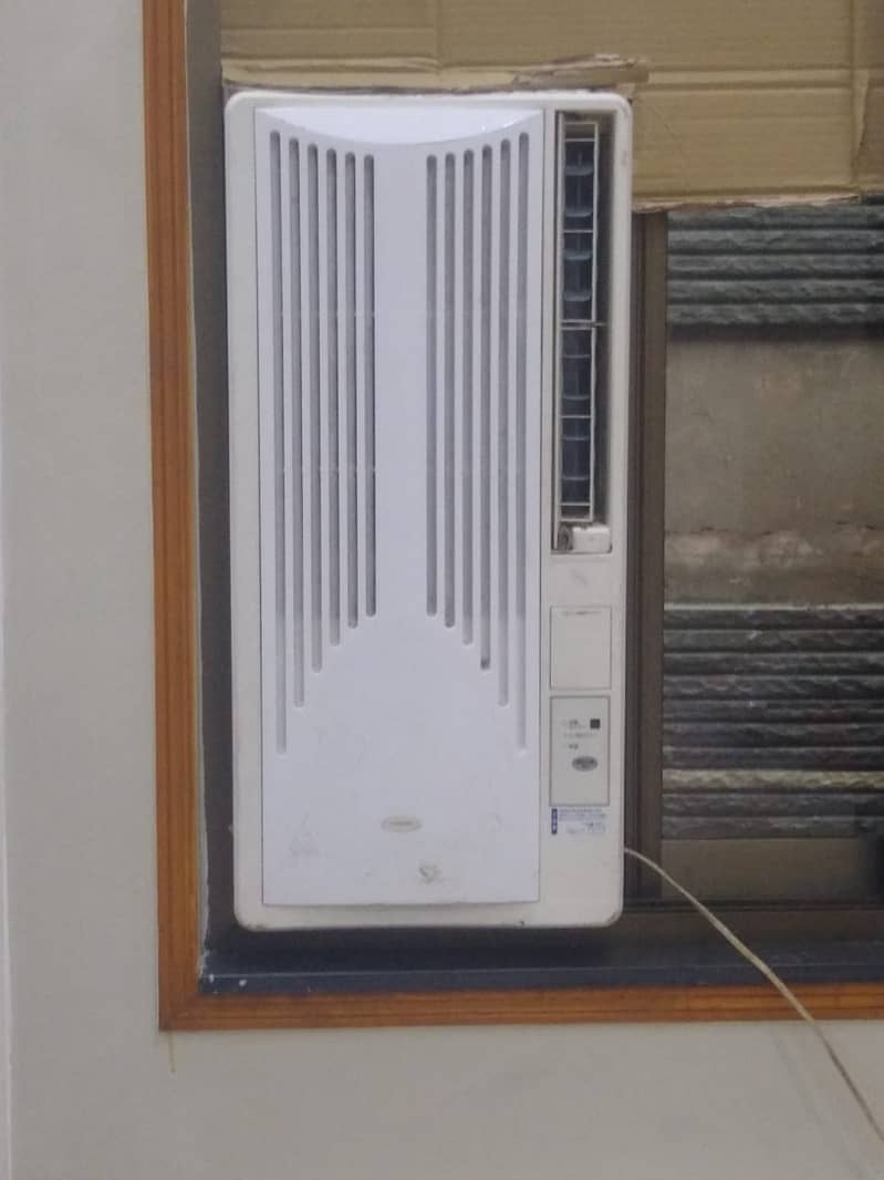 Good condition window Ac for sale 2
