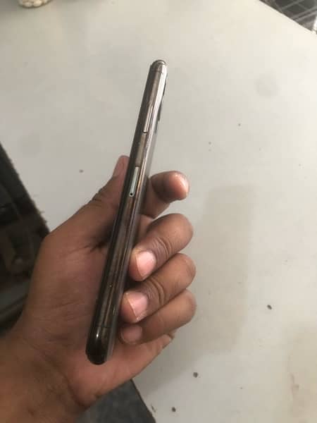 Iphone 11 Pro Max PTA Approved 4