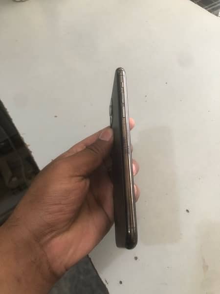 Iphone 11 Pro Max PTA Approved 5