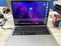 Macbook pro 2017 13 inches 0