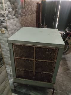 full size air cooler . only 1 session used . in good condition.
