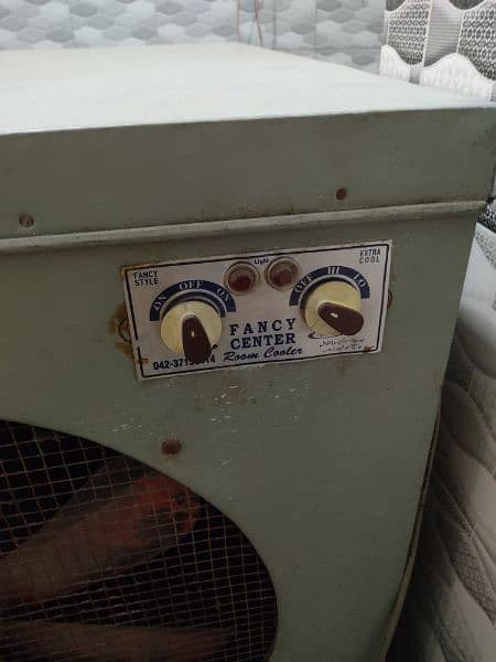 full size air cooler . only 1 session used . in good condition. 4