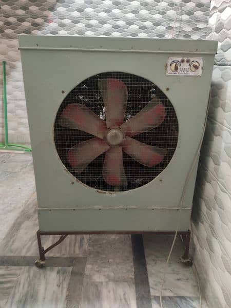 full size air cooler . only 1 session used . in good condition. 5