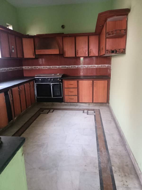 300 Yards 3 Bedrooms Upper Floor Portion for Rent In Clifton Block 1 9