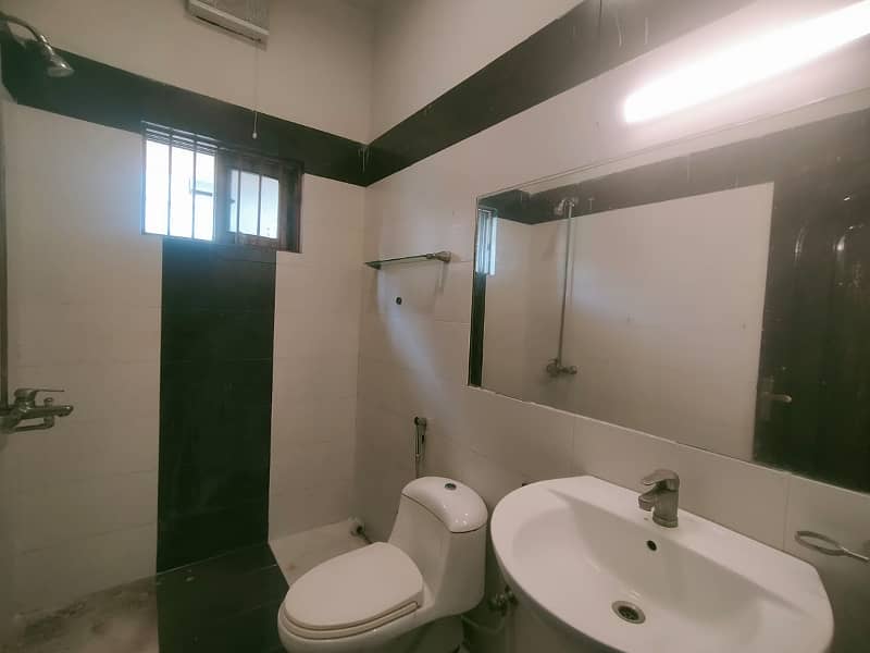 upper portion available for rent in i-8/3 10